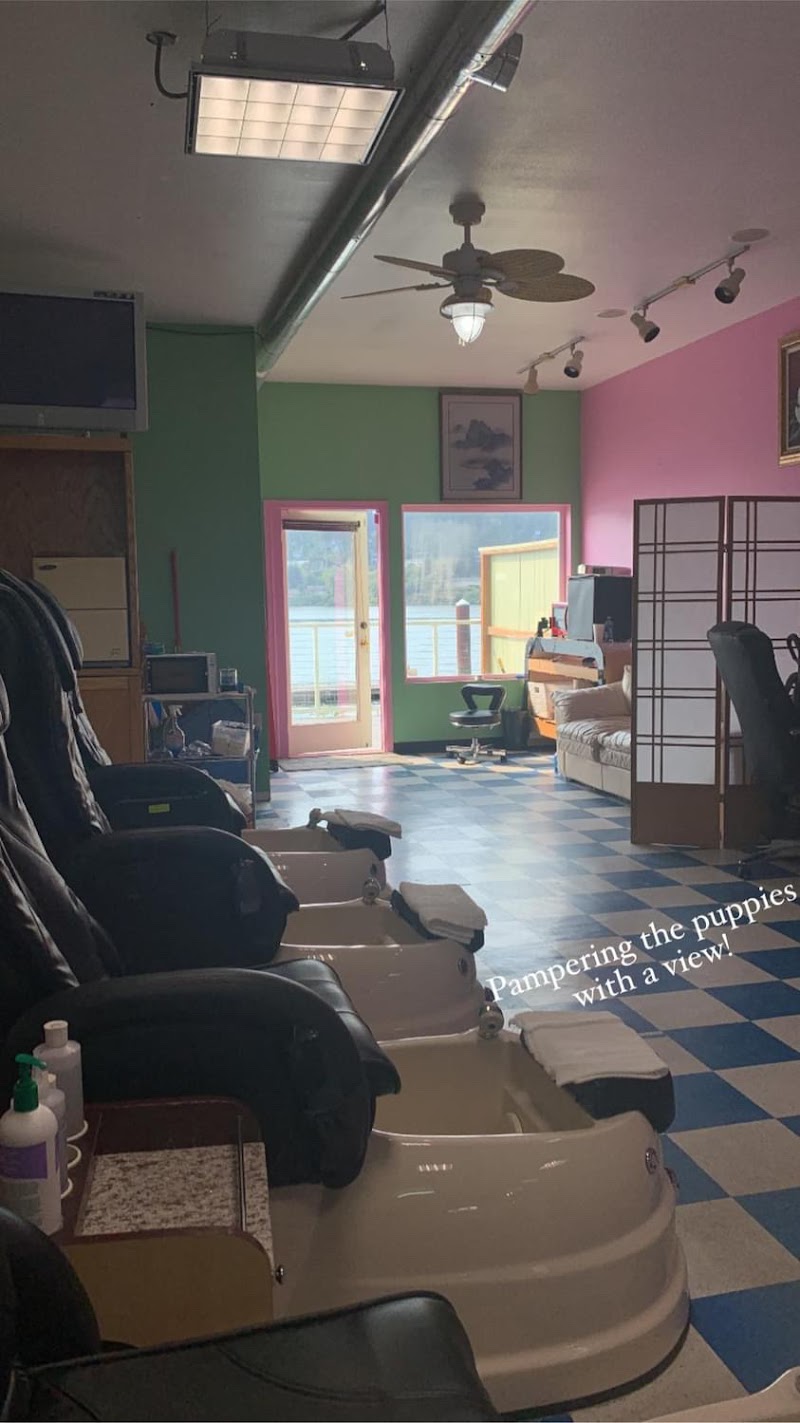 Q Nails & Spa, nail salon in Florence, OR, photo 5 of 8